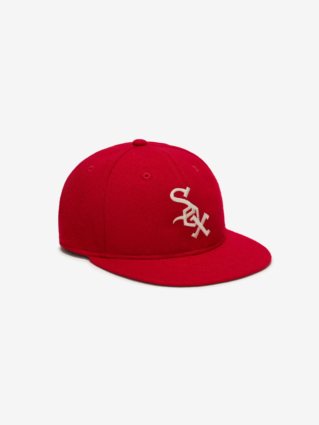 Angled right view of red Chicago White Sox Wool Retro Crown 59FIFTY fitted cap with white Sox logo, gallery image 0